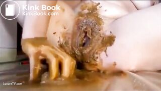 masturbating and fisting pussy with shit