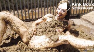 Kaitlyn Katsaros Going Crazy In Pigshit