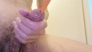 パンパンの膀胱に尿道カテーテル！挿入したまま追撃射精！！