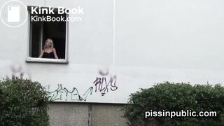 Desperate girls are pissing in front of their neighbours house