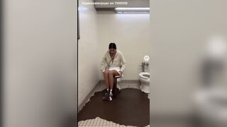 Sora A.I compilation girls flooding toilets w Hyperscat