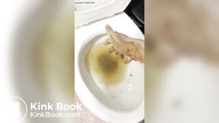 Smelly gal scoops her poop from the shower water