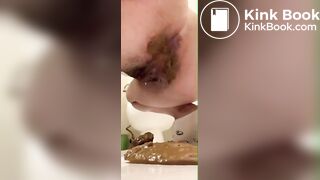 Messy ass girl shits creamy bomb