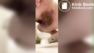 Messy ass girl shits creamy bomb