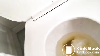 Big ass chubby girl farts before little poop