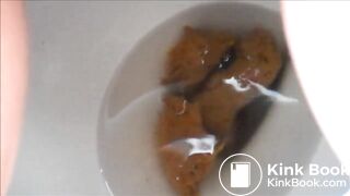 Girl pooping on toilet - video 328