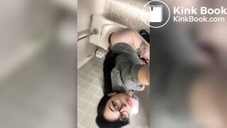 Sexy girl pooping - video 64