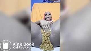 Ebony stuffs pussy with shit Xymz