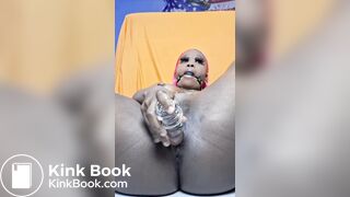 Ebony stuffs pussy with shit Xymz