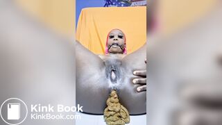 Ebony stuffs pussy with shit Xymz