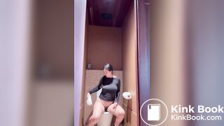 Hot as Babe pooping in Hotel Toilet