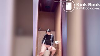 Hot as Babe pooping in Hotel Toilet