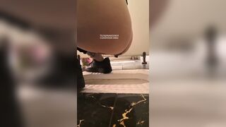 Girl pooping in public toilet3