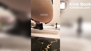 Girl pooping in public toilet3