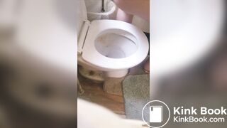 Shitting a huge load in toilet~