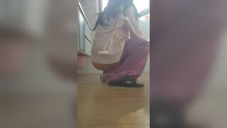 Asian girl pooping - video 55