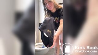 Aussie chick dropping shit