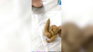 Hot babe cant hold the shit