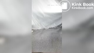 中国女人拉屎在盆里