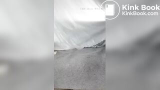 中国女人拉屎在盆里
