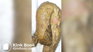 Chinese woman naked poop