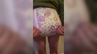 Diaper Girl messes diaper