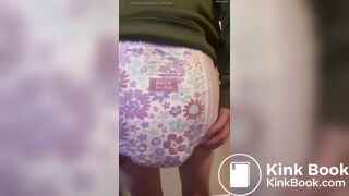 Diaper Girl messes diaper