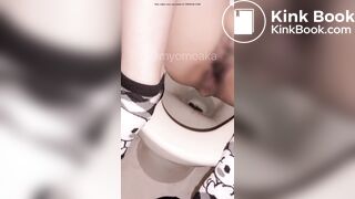 Japanese girl pooping selfie - video 2