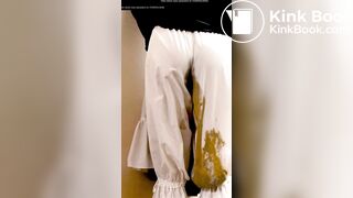 A pretty girl couldn't hold back diarrhea