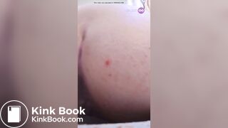 Gostosa mijando pelo cú