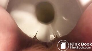 TOILET POO CLOSE.UP