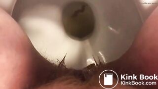 TOILET POO CLOSE.UP