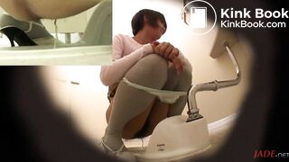 Japanese girls shitting and farting in toilet