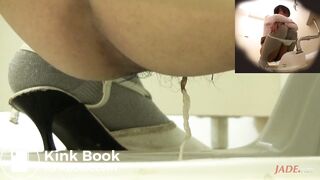 Japanese girls shitting and farting in toilet