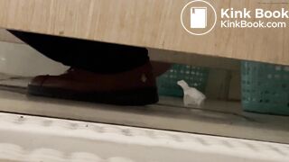 Girl pooping - video 883