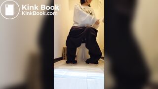 Asian beauty shitting #2