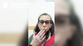 She shitting - video 5