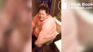 BBW poops in toilet - video 2
