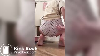 Doing a poo in her big panties