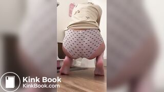 Doing a poo in her big panties