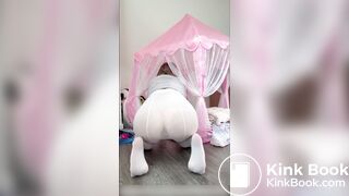 White Leggings Get Messy