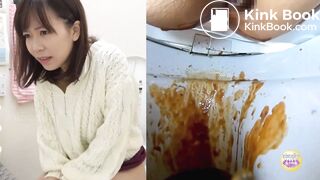 Pretty Japanese girl Diarrhea - video 3