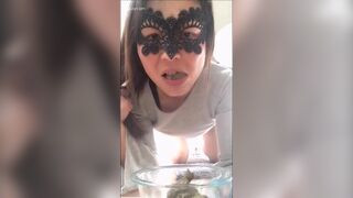 SEXY SCAT SNACK