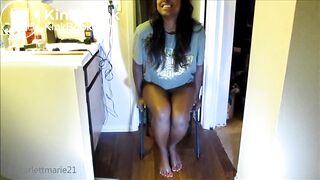 Ebony girl shitting and farting - video 2