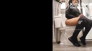 Compilation of ebony girls struggling to poop hard- 4