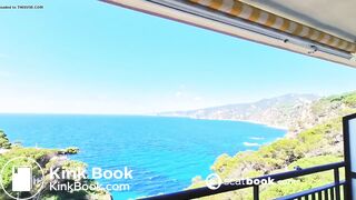 facendo la cioccolata sul balcone di casa