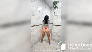T1t4n14 Shitting On The Floor And Masturbating