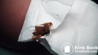 Super hot girl does a very sexy poo