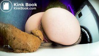 Big Bootied Babe Gigantic Poop