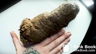 Big Bootied Babe Gigantic Poop